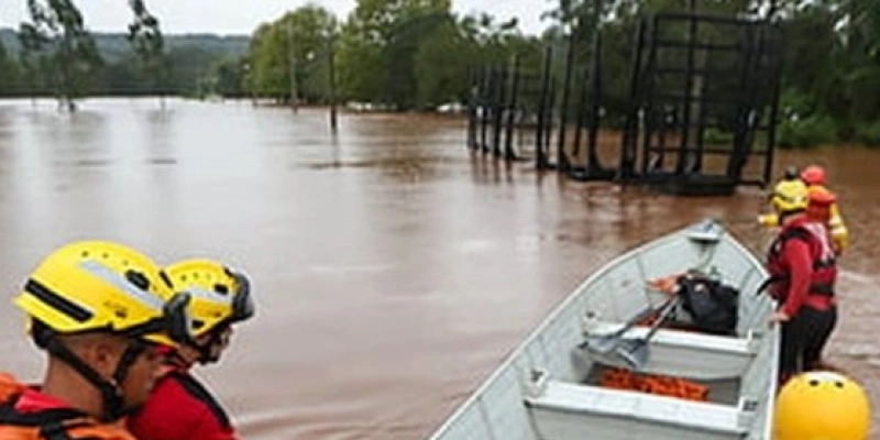 BOMBEIROS DA PARAÍBA E EQUIPAMENTOS SÃO COLOCADOS Â DISPOSIÇÃO PARA AJUDAR VÍTIMAS DAS CHUVAS NO RIO GRANDE DO SUL